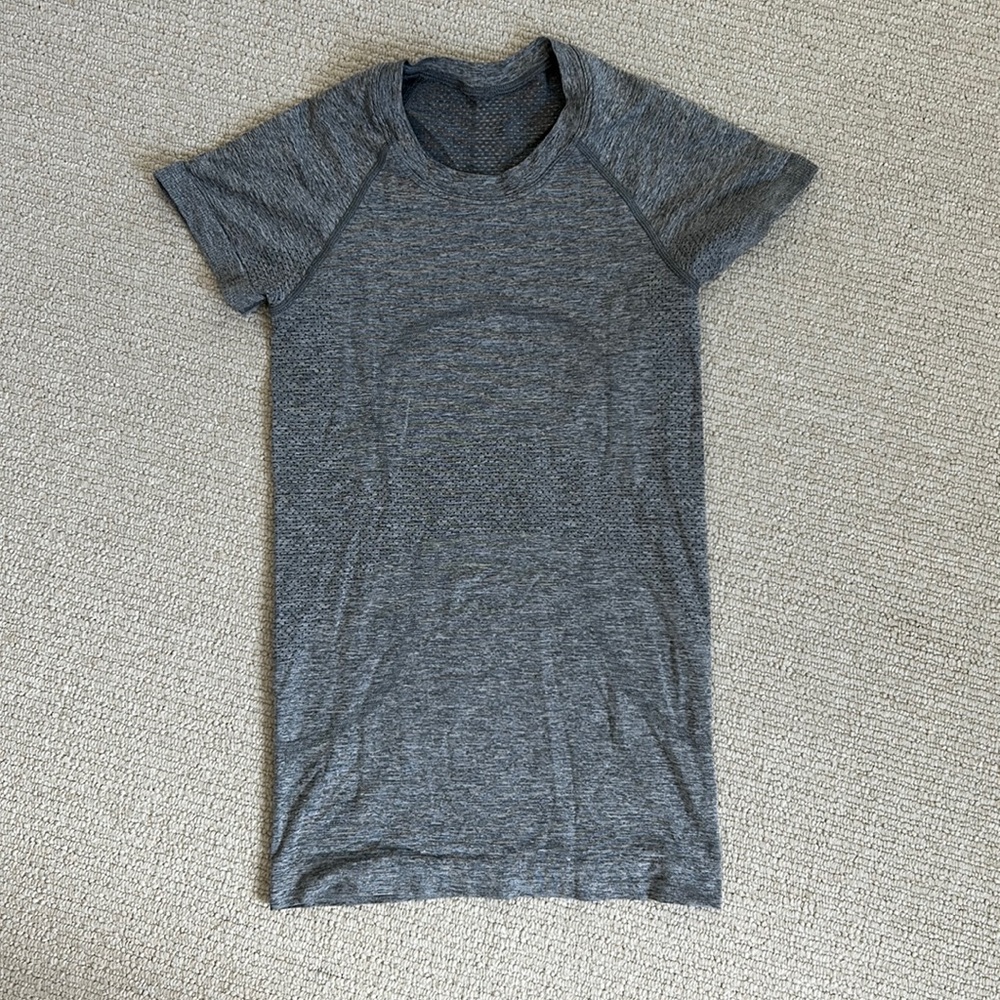 Lululemon swiftly tech short sleeve